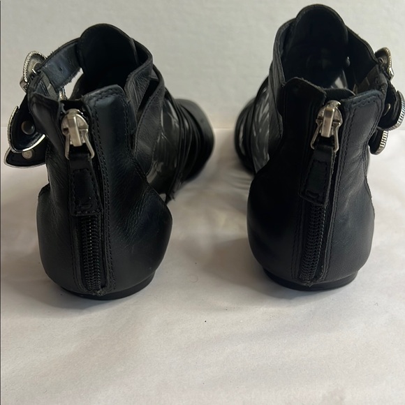 Arezzo Leather Gladiator Sandals - Picture 5 of 6